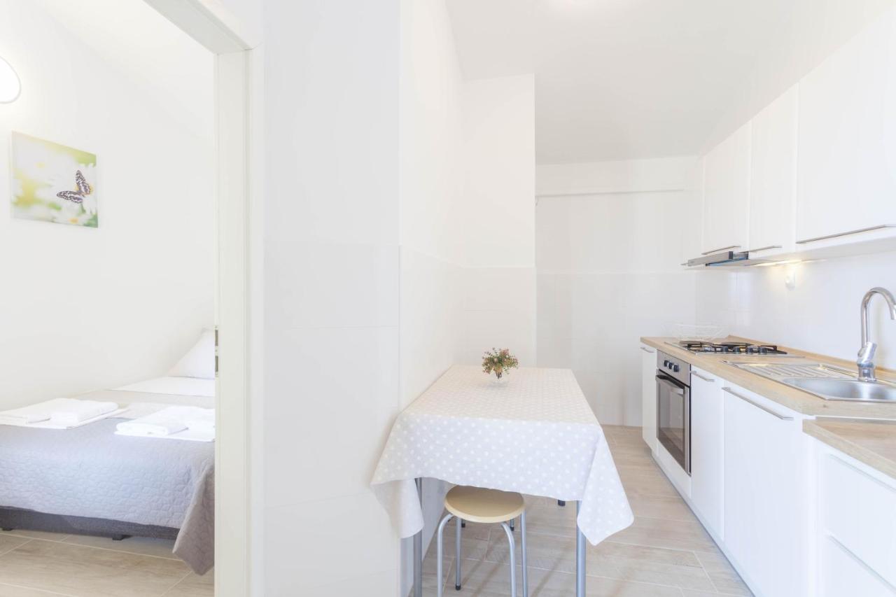 Apartments Maras Makarska Bilik gambar